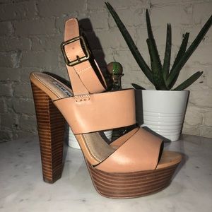 Steve Madden light tan pumps